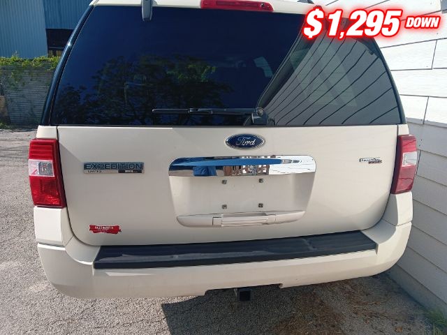 Ford Expedition EL Vehicle Image 04