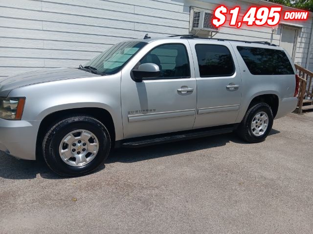 Chevrolet Suburban Vehicle Image 02