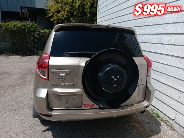 Toyota RAV4 Vehicle Image 04