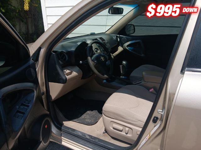 Toyota RAV4 Vehicle Image 06