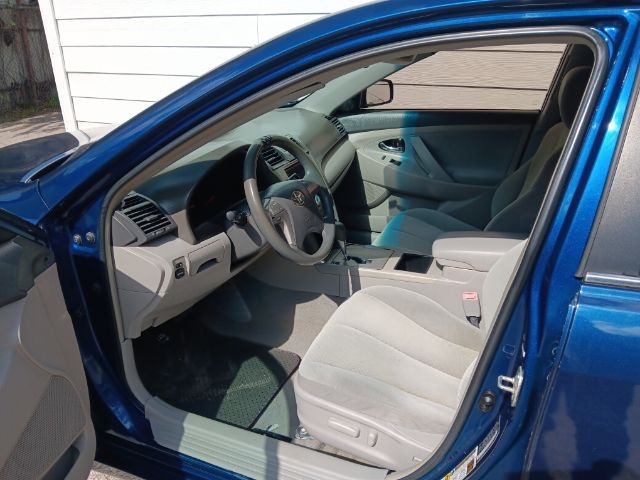 Toyota Camry Vehicle Image 06