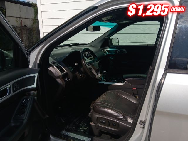 Ford Explorer Vehicle Image 06