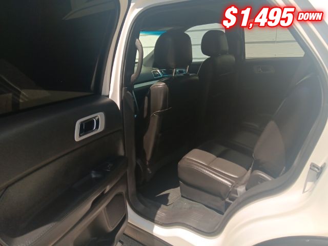 Ford Explorer Vehicle Image 07
