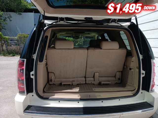 GMC YUKON Vehicle Image 05