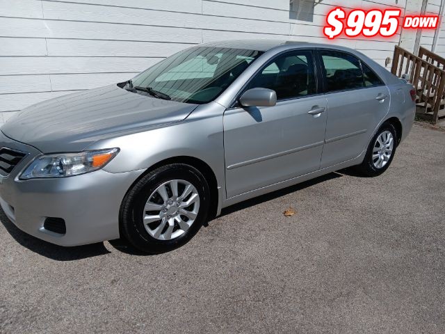Toyota Camry Vehicle Image 02