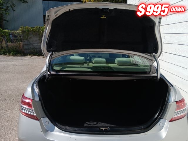 Toyota Camry Vehicle Image 05