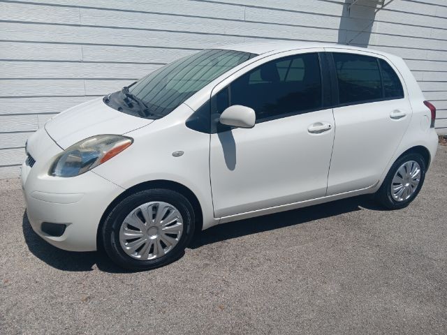 Toyota Yaris Vehicle Image 02