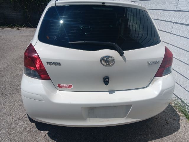 Toyota Yaris Vehicle Image 04