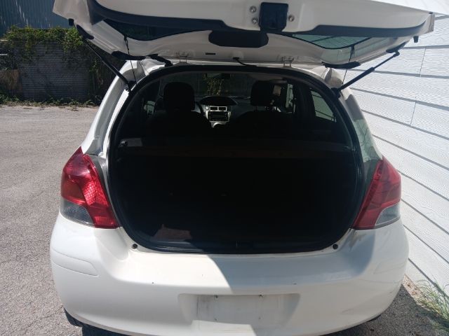 Toyota Yaris Vehicle Image 05