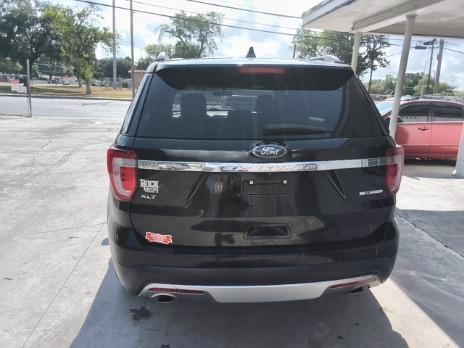 Ford Explorer Vehicle Image 03