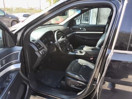 Ford Explorer Vehicle Image 05