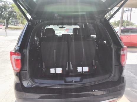 Ford Explorer Vehicle Image 06