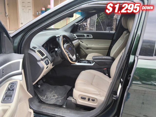 Ford Explorer Vehicle Image 05