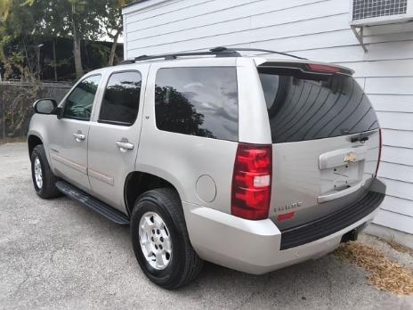Chevrolet Tahoe Vehicle Image 02