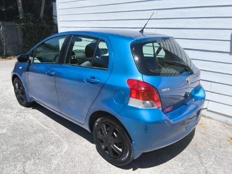 Toyota Yaris Vehicle Image 03