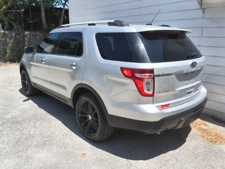 Ford Explorer Vehicle Image 04