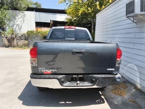 Toyota Tundra Vehicle Image 02