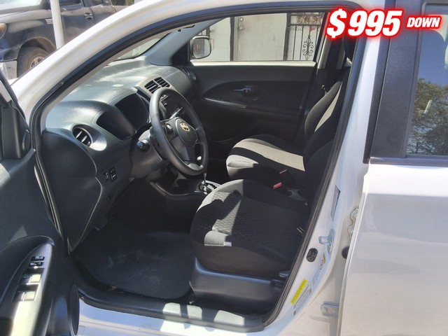 Scion xD Vehicle Image 06