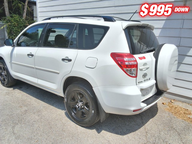 Toyota RAV4 Vehicle Image 02