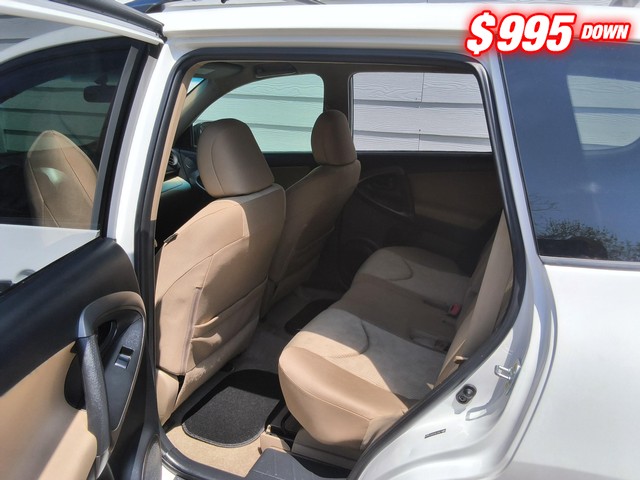 Toyota RAV4 Vehicle Image 06