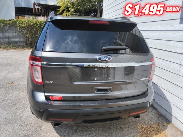 Ford Explorer Vehicle Image 03