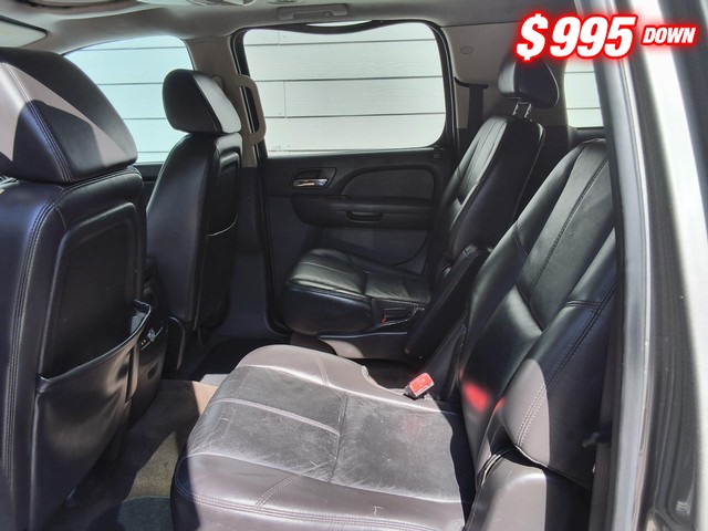 Chevrolet Suburban Vehicle Image 05