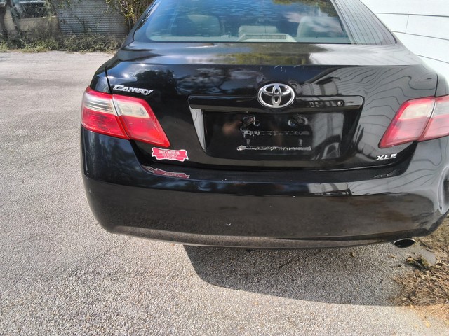 Toyota Camry Vehicle Image 02