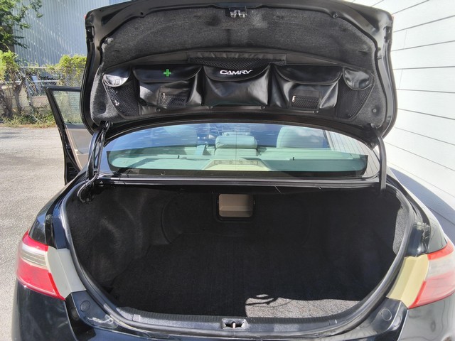 Toyota Camry Vehicle Image 06