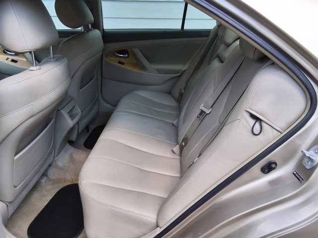 Toyota Camry Vehicle Image 05
