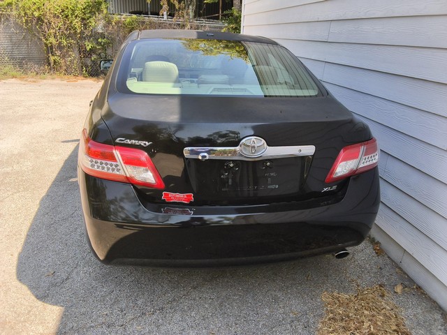 Toyota Camry Vehicle Image 02