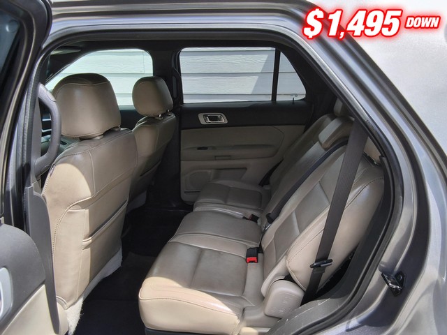 Ford Explorer Vehicle Image 05
