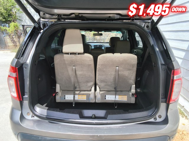 Ford Explorer Vehicle Image 06