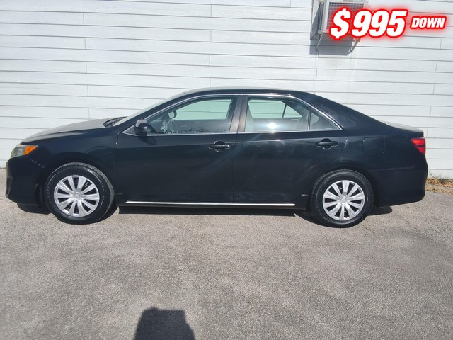 Toyota Camry Vehicle Image 03