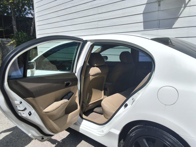 Honda Civic Sedan Vehicle Image 05