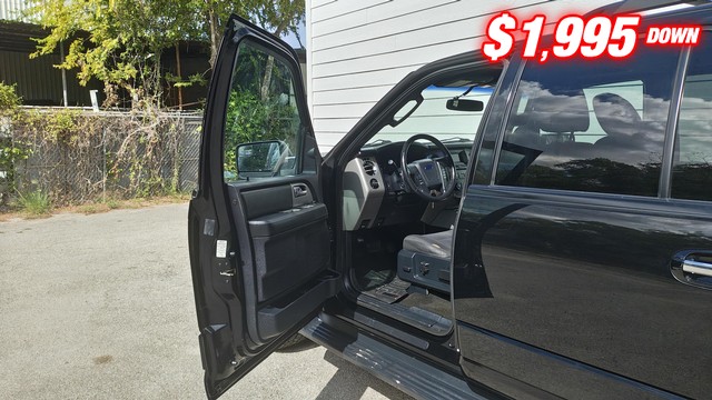 Ford Expedition EL Vehicle Image 06