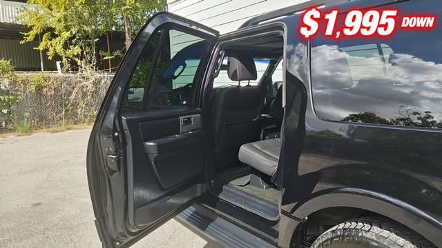 Ford Expedition EL Vehicle Image 07