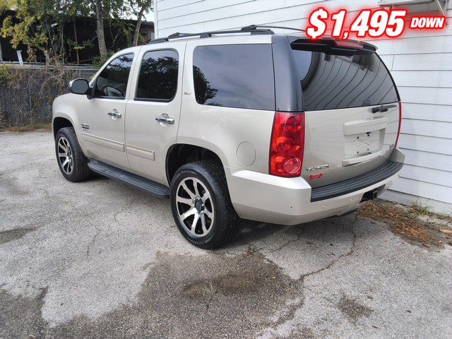 GMC Yukon Vehicle Image 02