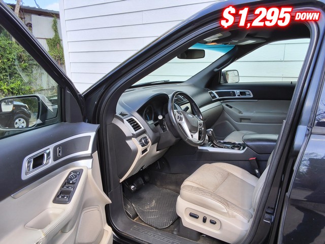 Ford Explorer Vehicle Image 05