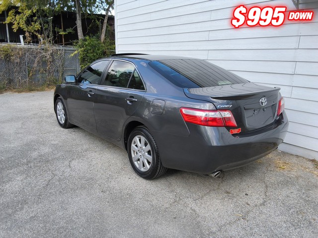 Toyota Camry Vehicle Image 02