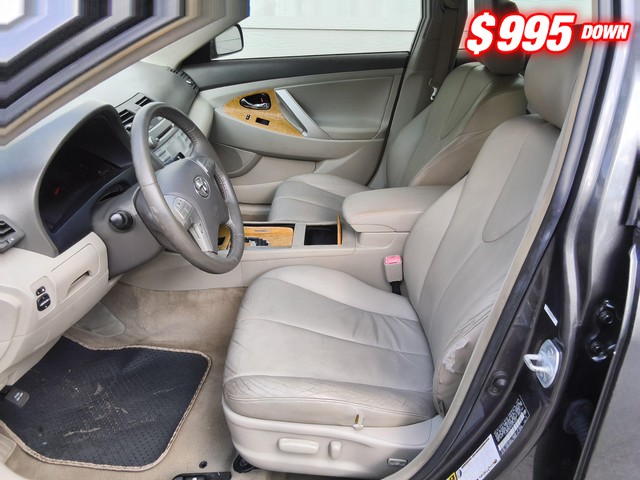 Toyota Camry Vehicle Image 05