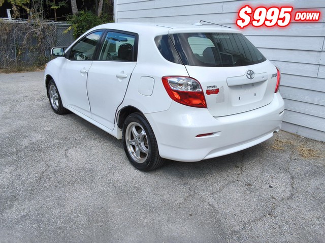 Toyota Matrix Vehicle Image 02