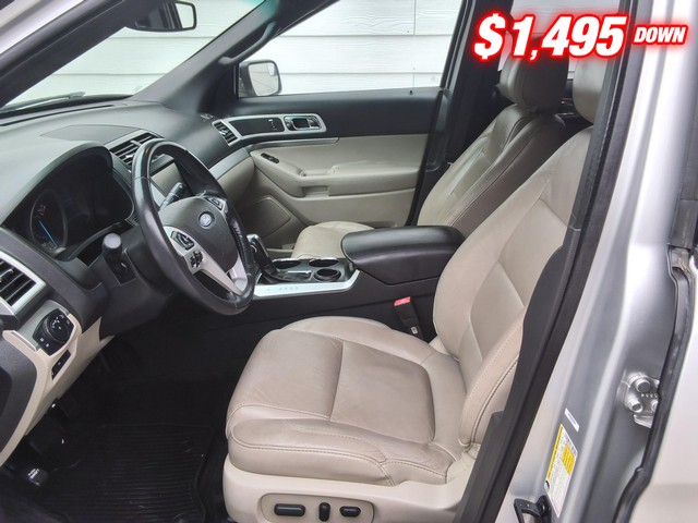 Ford Explorer Vehicle Image 06