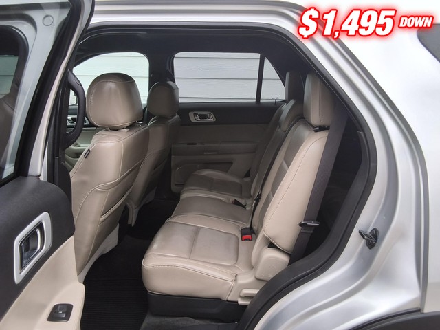Ford Explorer Vehicle Image 07