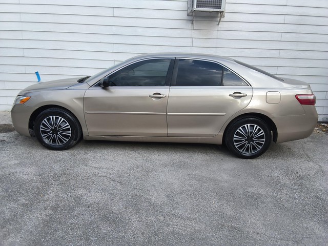 Toyota Camry Vehicle Image 04