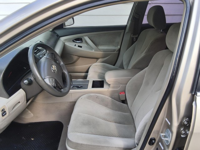 Toyota Camry Vehicle Image 09