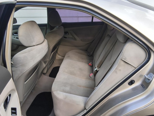 Toyota Camry Vehicle Image 10