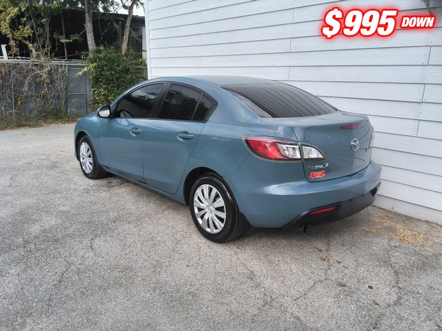 Mazda Mazda3 Sedan Vehicle Image 02