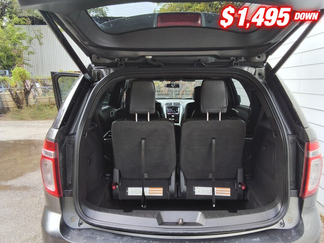 Ford Explorer Vehicle Image 08