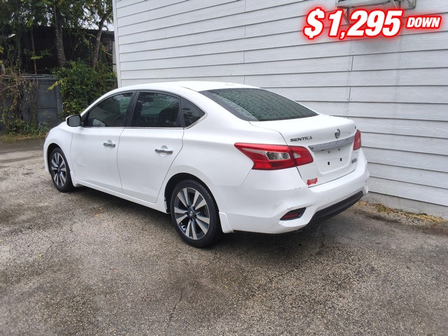 Nissan Sentra Vehicle Image 02