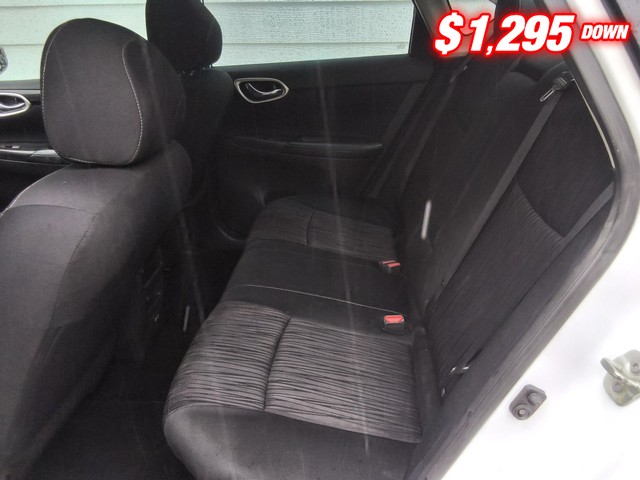 Nissan Sentra Vehicle Image 06